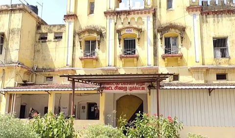 தஞ்சையில் ஆசிரியை கொலை - கைதானவர் தற்கொலை முயற்சி