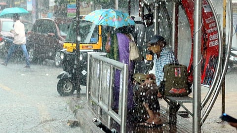 Ward offices of the Pune Municipal Corporation received 300 calls within 8 hours amid heavy rains