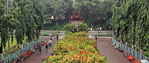 Mayor Murlidhar Mohol declared that the gardens in Pune will be allowed to reopen from November 1