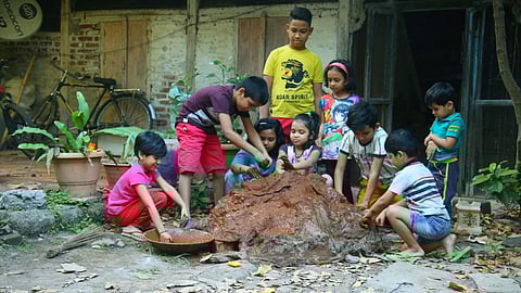 The art of building a mud fort by hand definitely remained a brilliant tool to engage children in meaningful pursuits