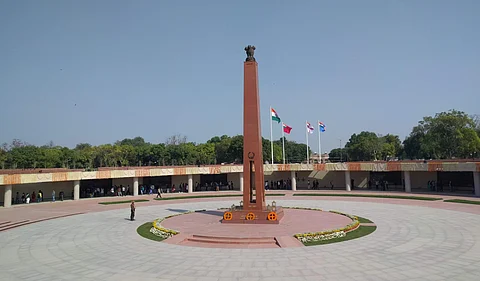 An image of the war memorial