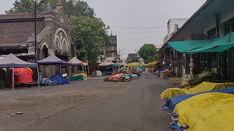 Pune's very own Mandai Market remained shut on Saturday due to weekend lockdown