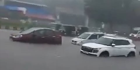 Cloudburst in Chinchwad area resulted in waterlogged roads