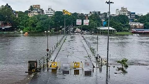 Mutha Riverbed Road Under Water, Bhide Bridge Closed for Traffic