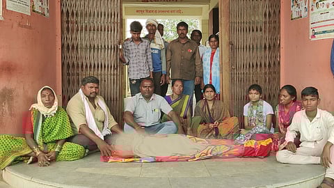 Cremation Ground Encroachment: Villagers Place Dead Body at Tehsil Office