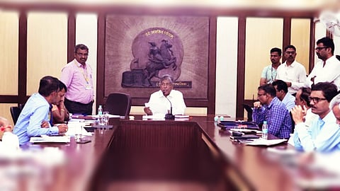 Chandrakant Patil in a meeting on Balewadi Wakad Road issue