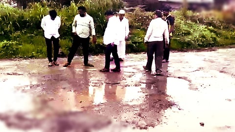 Velhe-Nasrapur road has deteriorated due to numerous potholes