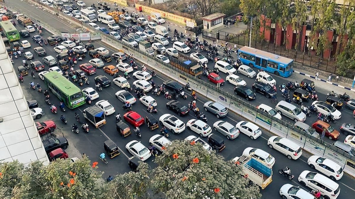 Ganeshkhind Road in Pune
