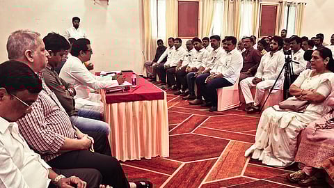 Raj Thackeray Rallies MNS Pune Officials