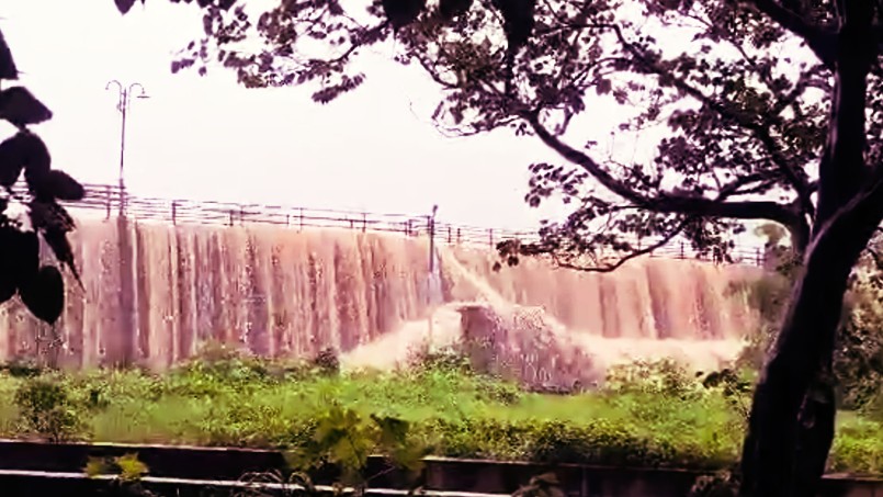 Video grab of overflowing Nana Saheb Peshwa Lake in Katraj