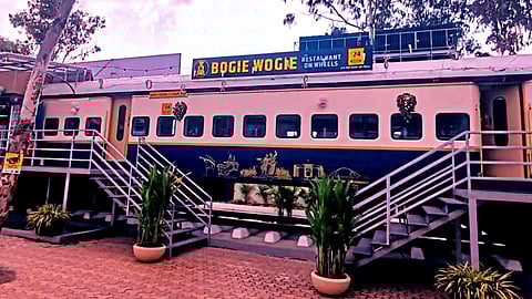 Bogie Wogie Restaurant on Wheels