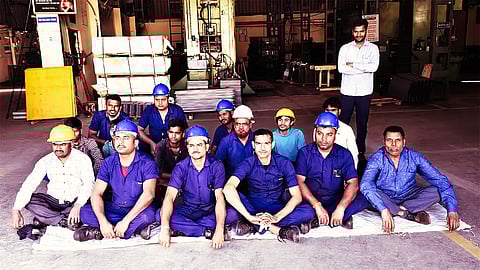 Bhosari MIDC Workers Sitting Idle Due to Power Outage