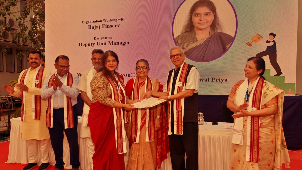 IMDR Hosts 50th Convocation