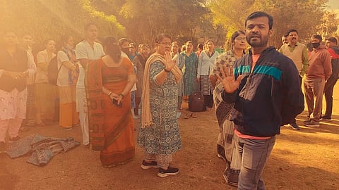 Sinhgad City School Teachers Sit in Protest Over Unpaid Salaries