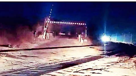 Pisurti railway gate