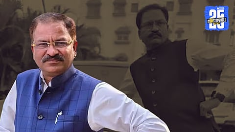 Prashant-Koratkar-posing-with-a-Rolls-Royce-car-later-revealed-to-be-owned-by-Pune-based-builder-Tushar-Kalate.