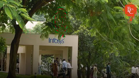 Infosys Announces 20,000+ Fresher Hiring for FY26 Amid Wage Hikes and Industry Caution