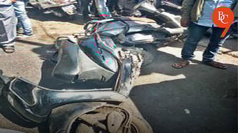 Pune Accident: PMPML Bus Collides with Two-Wheeler, Three Friends Killed Instantly