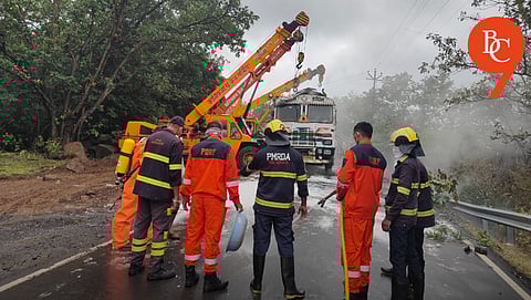 Pune: Toxic Leak in Tamhini Ghat After Acid Tanker Mishap Leaves Travelers Complaining of Eye Irritation
