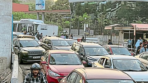 Heavy Traffic Jams at Rakshak Chowk Due to Subway, Flyover Work in Pimple Nilakh