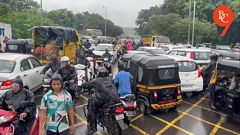 Heavy Rain and Pending Flyover Inauguration Worsen raffic on Sinhagad Road