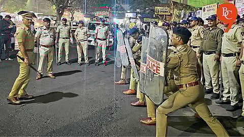Pune Police Conduct Riot-Control Drill Ahead of Festive Season