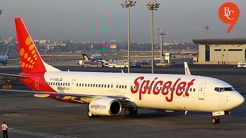 SpiceJet Pune–Delhi Flight Makes Emergency Landing After Air Pressure Drop