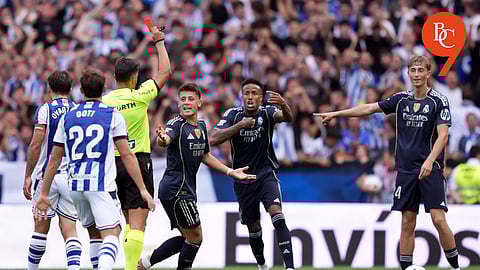 Dean Huijsen recieves a red card