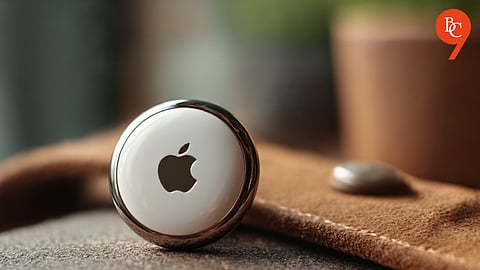 Apple Working On Wearble AI Pin, Launch Expected In Early 2027