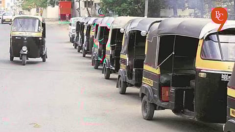 Pune RTO Orders Employed Autorickshaw Permit Holders to Return Their Licences