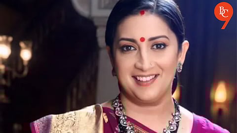 Smriti Irani Hosts Heartwarming 26th Year Reunion of 'Kyunki Saas Bhi Kabhi Bahu Thi'