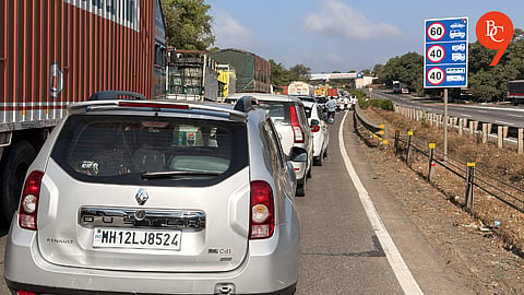Traffic Jam on Mumbai–Pune Expressway Despite Missing Link Inauguration
