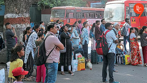 Pune Faces S.T. Bus Shortage as Summer Travel Rush Adds 40,000 Daily Passengers