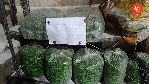 FDA Raids Expose Use of Artificial Colour in Fried Peas; Food Stock Worth Over Rs 19 Lakh Seized