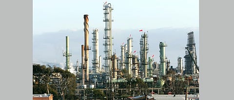 Oil prices higher as U.S. sanctions limit Iran exports