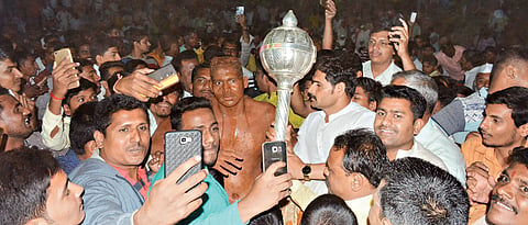 Maharashtra Kesari runner-up Bhagat beats Hind Kesari Parvesh
