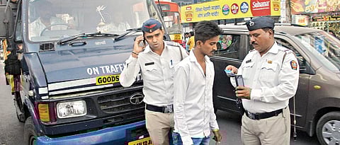 Maharashtra police collected fine of Rs 53,06,050 in a day from lockdown violators