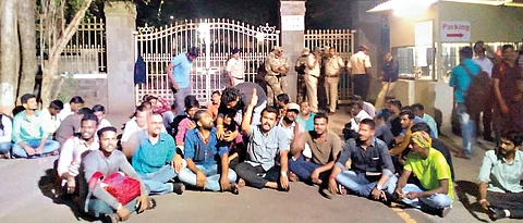 Protesting students call off strike