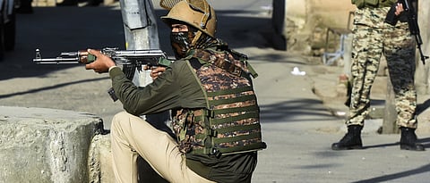 Pakistan violates ceasefire in J&K's Tangdhar sector