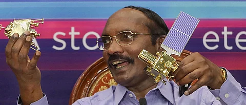 Vikram module set for final descent for historic soft landing