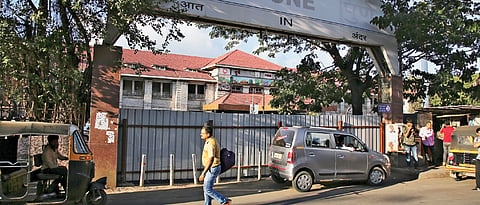Pune Railway Division closes one entry gate
