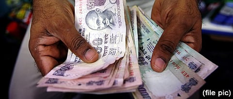 Vendors at Durga temples prefer only cash payments