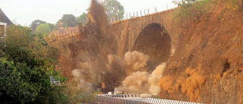 Video: Amrutanjan bridge on Mumbai-Pune expressway demolished