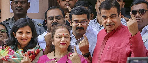 LokSabha 2019: Nitin Gadkari casts vote in Nagpur