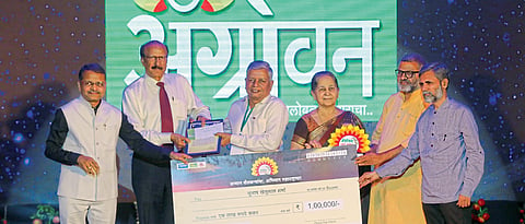 Subhash Sharma wins Smart Farmer of Maharashtra award