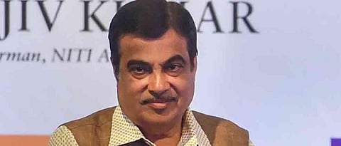 Gadkari faints on stage in Maha, attributes it to low oxygen