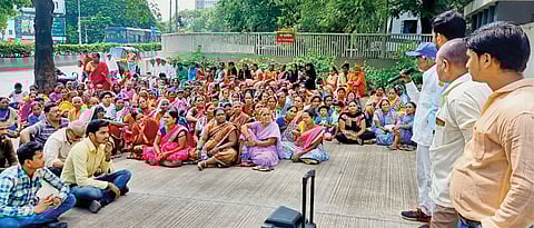 Slum dwellers demand rehab in the same area