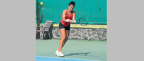 Dhruti shocks Albina to move into 2nd qualifying Rd