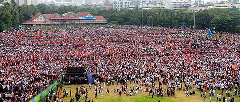 Lakhs attend Maratha morcha at Azad Maidan