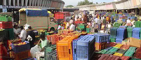 Pune: Massive crowd witnessed at Gultekdi market yard